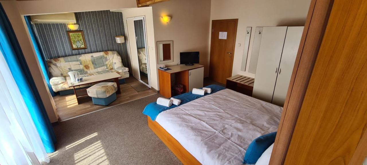 Mirana Family Hotel Burgas ภายนอก รูปภาพ