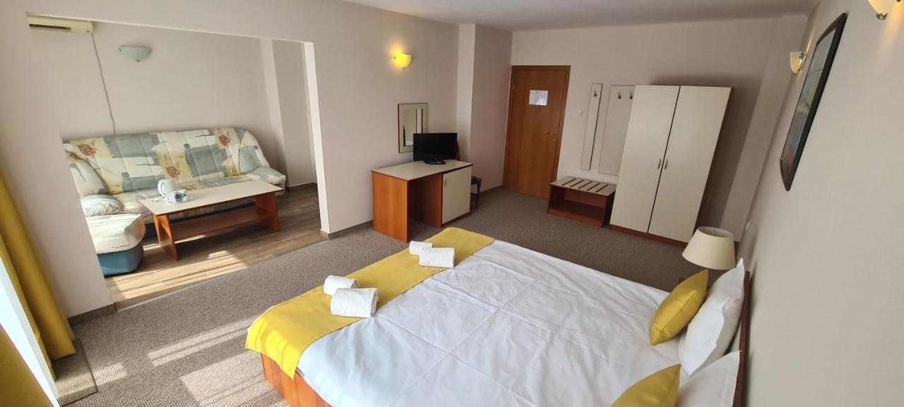 Mirana Family Hotel Burgas ภายนอก รูปภาพ