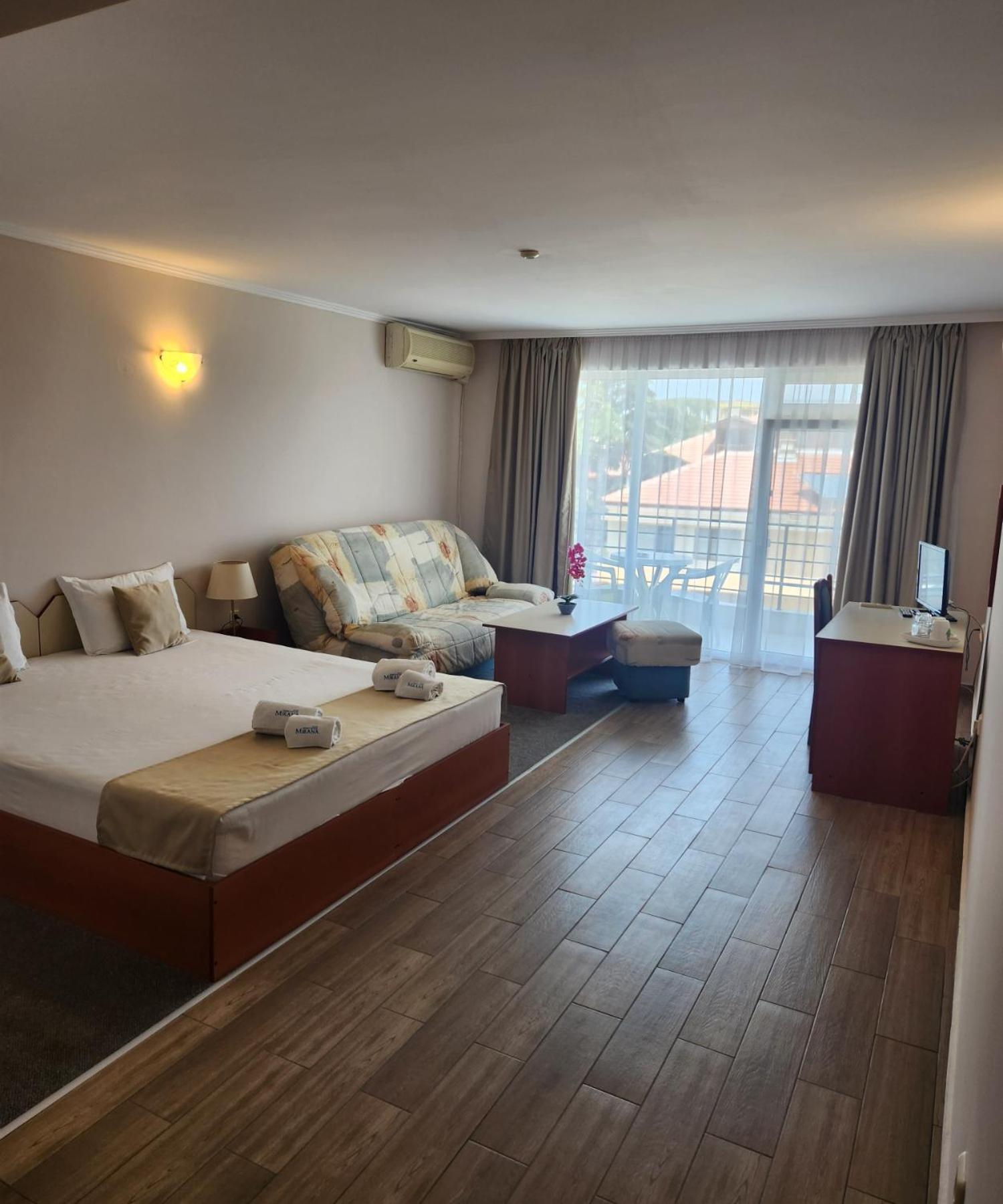Mirana Family Hotel Burgas ภายนอก รูปภาพ