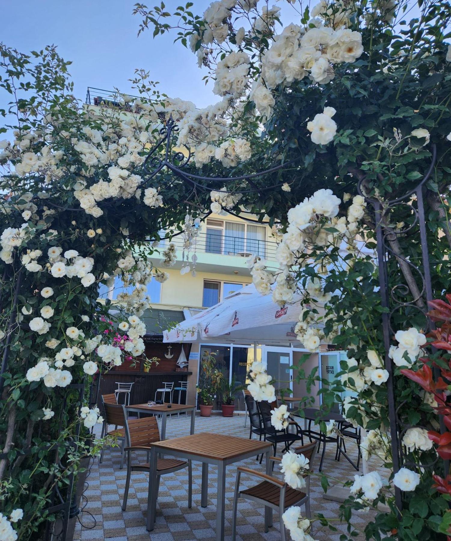 Mirana Family Hotel Burgas ภายนอก รูปภาพ